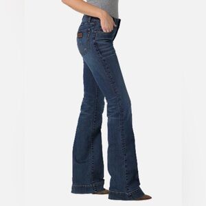Women's Wrangler Retro Mae Trouser Jean in Blair Wash